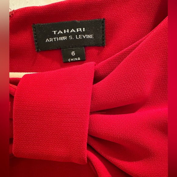 Tahari red dress, Size 6 - Picture 3 of 4
